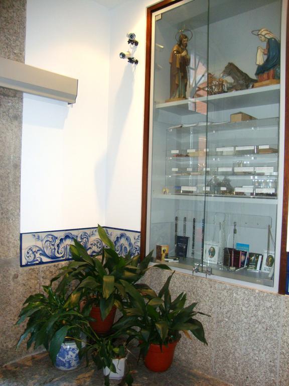 Hotel Casa De Retiros N. S. Perpetuo Socorro Guimarães Esterno foto