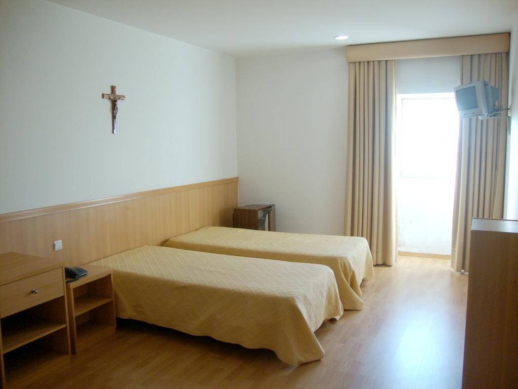 Hotel Casa De Retiros N. S. Perpetuo Socorro Guimarães Camera foto